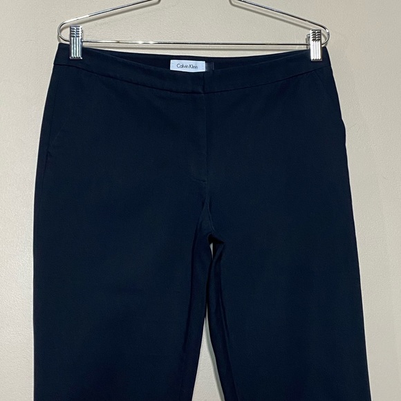 CALVIN KLEIN || Woman’s navy Blue cropped trousers size 8 - Picture 5 of 5